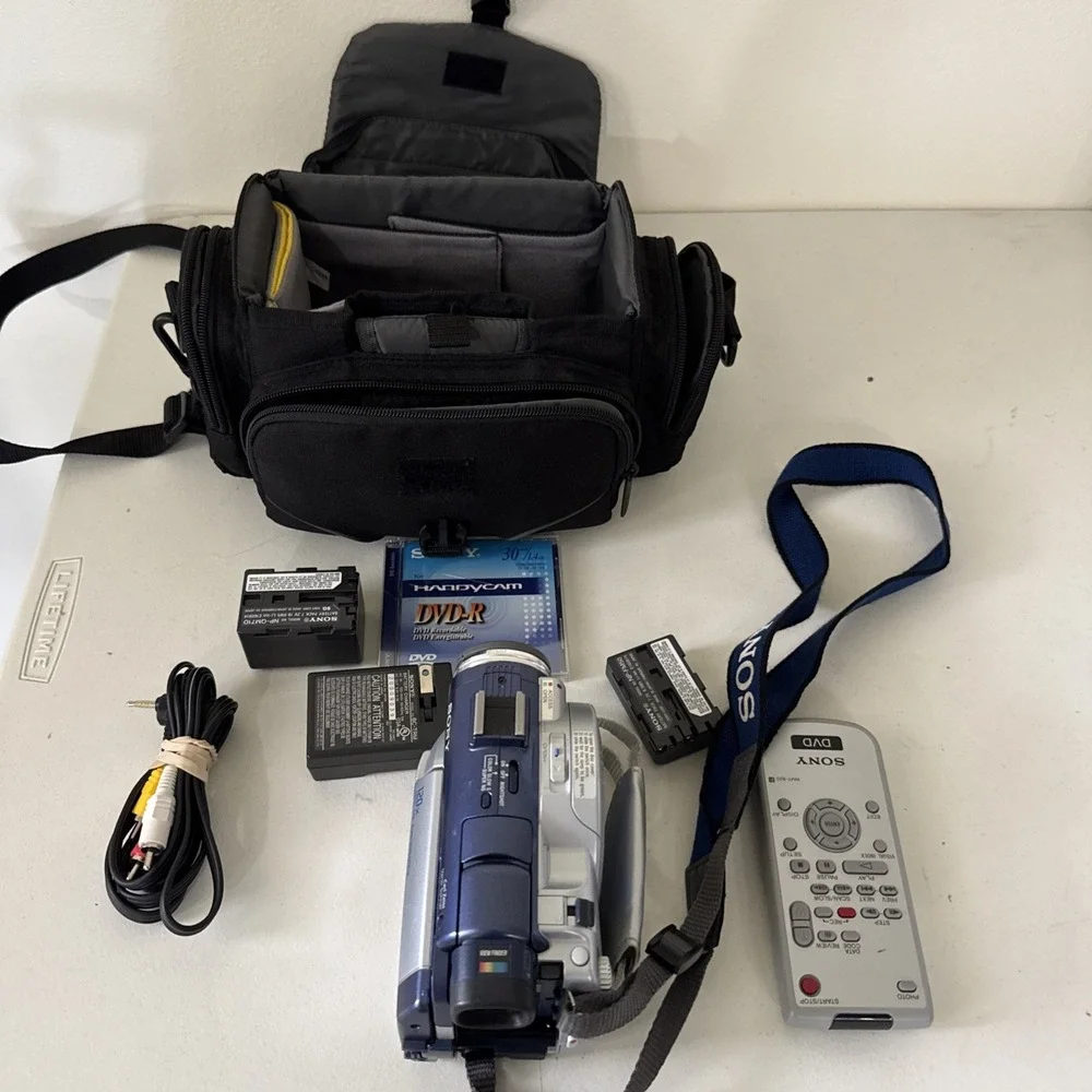 Vintage Sony Handicam DCR-DVD300 Works Excellent Condition